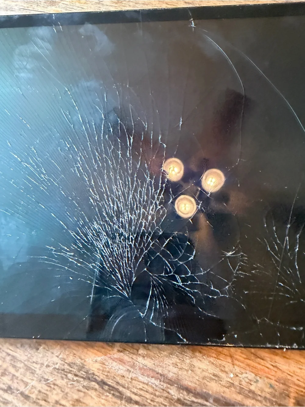 Samsung Galaxy Tab S5e  (Cracked Screen) Unlocked.